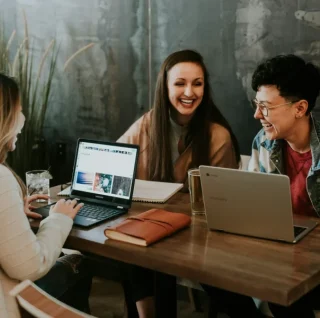 brooke-cagle-g1Kr4Ozfoac-unsplash Employees in workplace